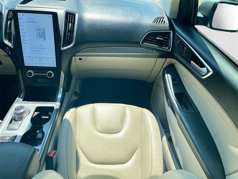 Used 2022 Ford Edge Titanium image 23