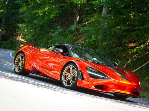 Used 2024 McLaren 750S image 2