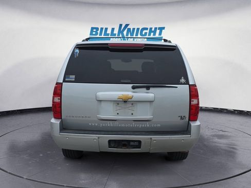 Used 2013 Chevrolet Suburban LTZ AWD/4WD image 4