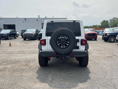 Used 2024 Jeep Wrangler Unlimited Rubicon w/ XTREMEE 35" Tire Package AWD/4WD image 5