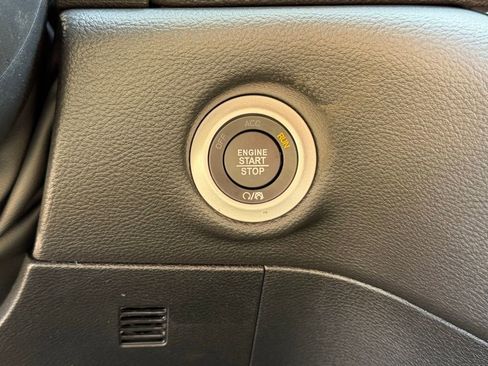 New 2026 Chrysler Pacifica Select image 25