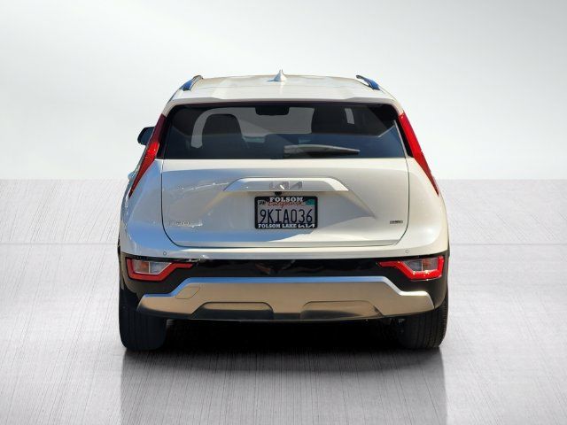 Used 2024 Kia Niro EX Touring FWD image 5