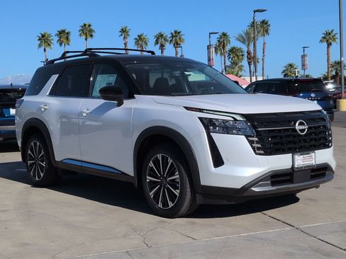 New 2026 Nissan Pathfinder Platinum image 6