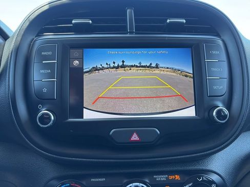 Used 2025 Kia Soul LX w/ LX Technology Package FWD image 23