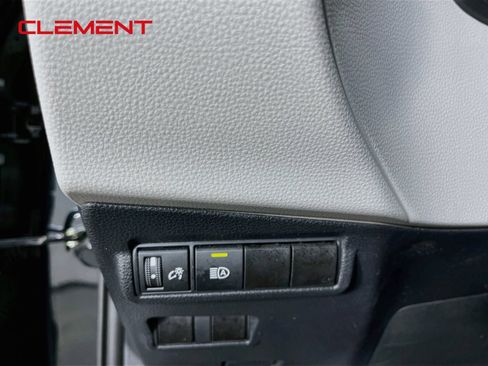 Used 2024 Toyota Corolla Cross L FWD image 12