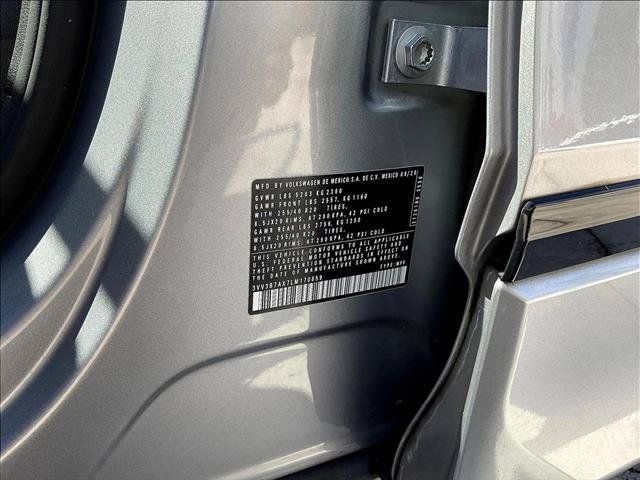 Used 2020 Volkswagen Tiguan SE R-Line FWD image 29