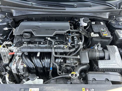 Used 2024 Hyundai Elantra SEL FWD image 16