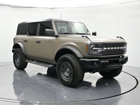 New 2025 Ford Bronco Badlands w/ Sasquatch Package image 3