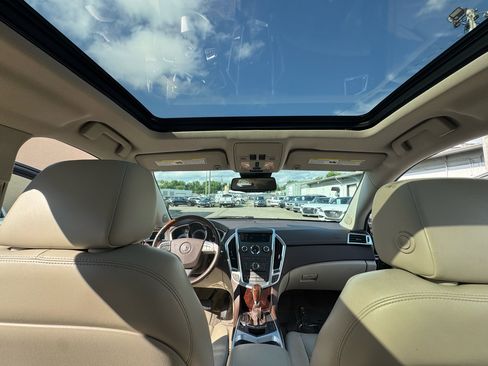 Used 2011 Cadillac SRX Luxury image 23