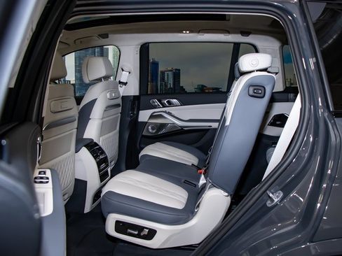 New 2026 BMW ALPINA XB7 image 22