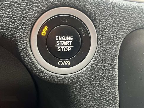 Used 2022 Dodge Charger SXT image 19