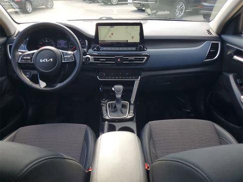 Used 2023 Kia Seltos S w/ Navigation Package image 12
