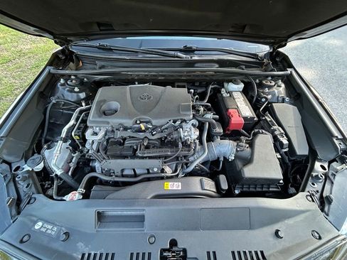 Used 2022 Toyota Camry SE image 11