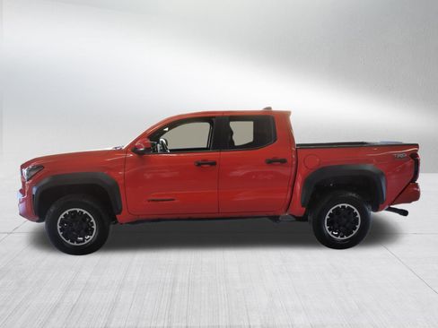 Used 2024 Toyota Tacoma TRD Off-Road image 4