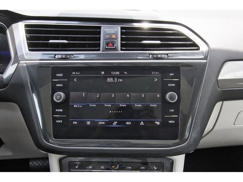 Used 2024 Volkswagen Tiguan SE w/ Panoramic Sunroof Package AWD/4WD image 24
