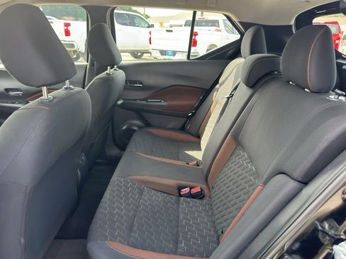 Used 2021 Nissan Kicks SR w/ Interior Electronics Package FWD image 11