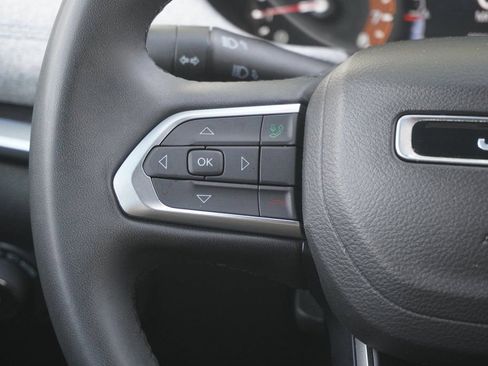 Used 2024 Jeep Compass Latitude image 14