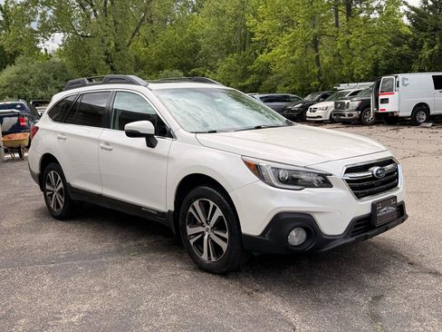 Used 2018 Subaru Outback 2.5i Limited AWD/4WD image 9