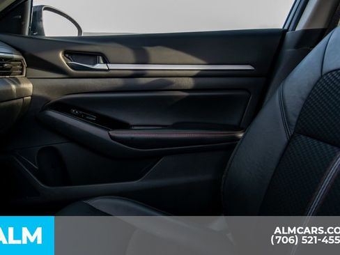 Used 2024 Nissan Altima 2.5 SR image 28