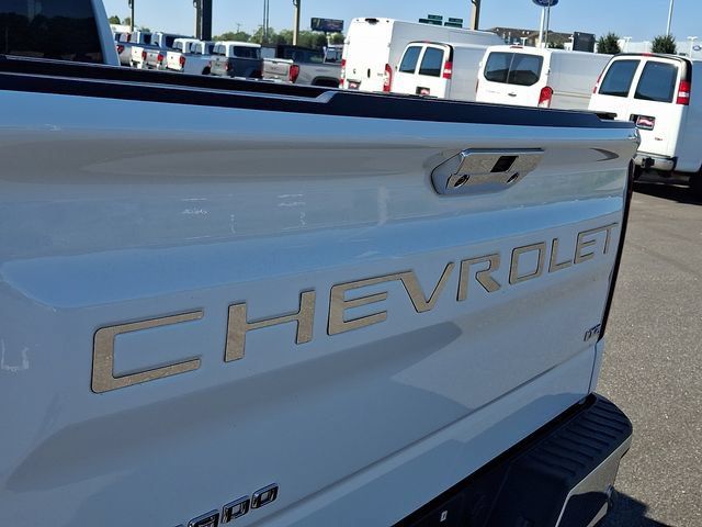 Used 2021 Chevrolet Silverado 1500 LTZ AWD/4WD image 29