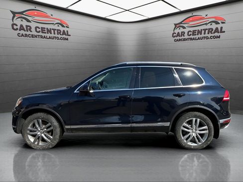 Used 2015 Volkswagen Touareg Lux image 2