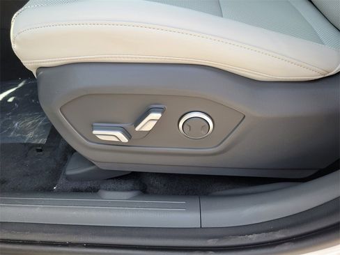 Certified 2025 Hyundai Santa Fe SEL image 10