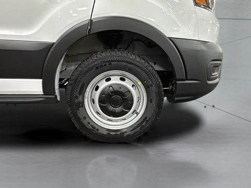 New 2026 Ford Transit 250 148 Medium Roof RWD image 13