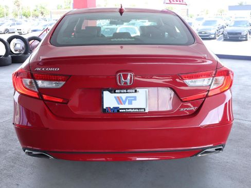 Used 2018 Honda Accord Sport image 8