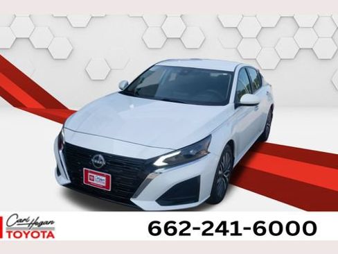 Used 2023 Nissan Altima 2.5 SV FWD image 1