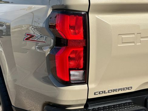 Used 2023 Chevrolet Colorado Z71 w/ Z71 Convenience Package 2 image 34