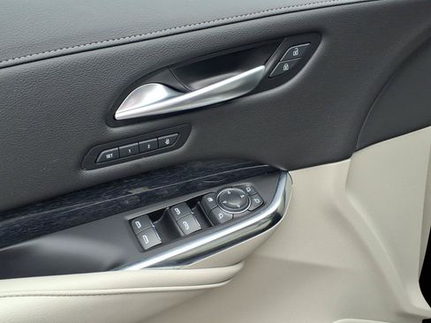 Used 2023 Cadillac XT4 Premium Luxury w/ Cold Weather Package FWD image 5