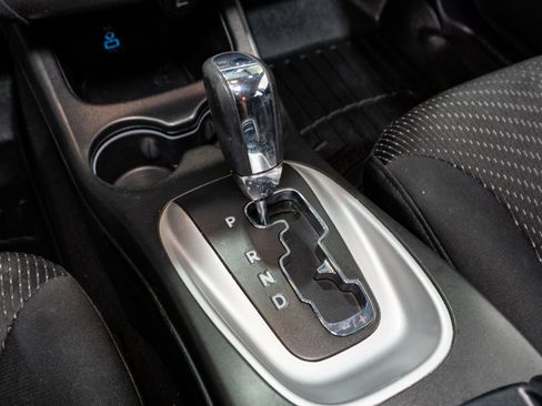Used 2018 Dodge Journey SE w/ Popular Equipment Group FWD image 17