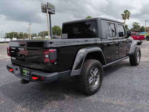 Used 2025 Jeep Gladiator Mojave AWD/4WD image 5