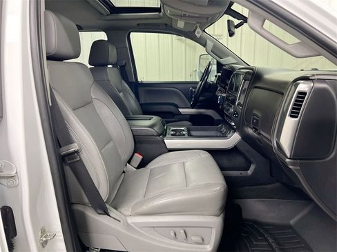 Used 2018 Chevrolet Silverado 2500 LTZ image 23