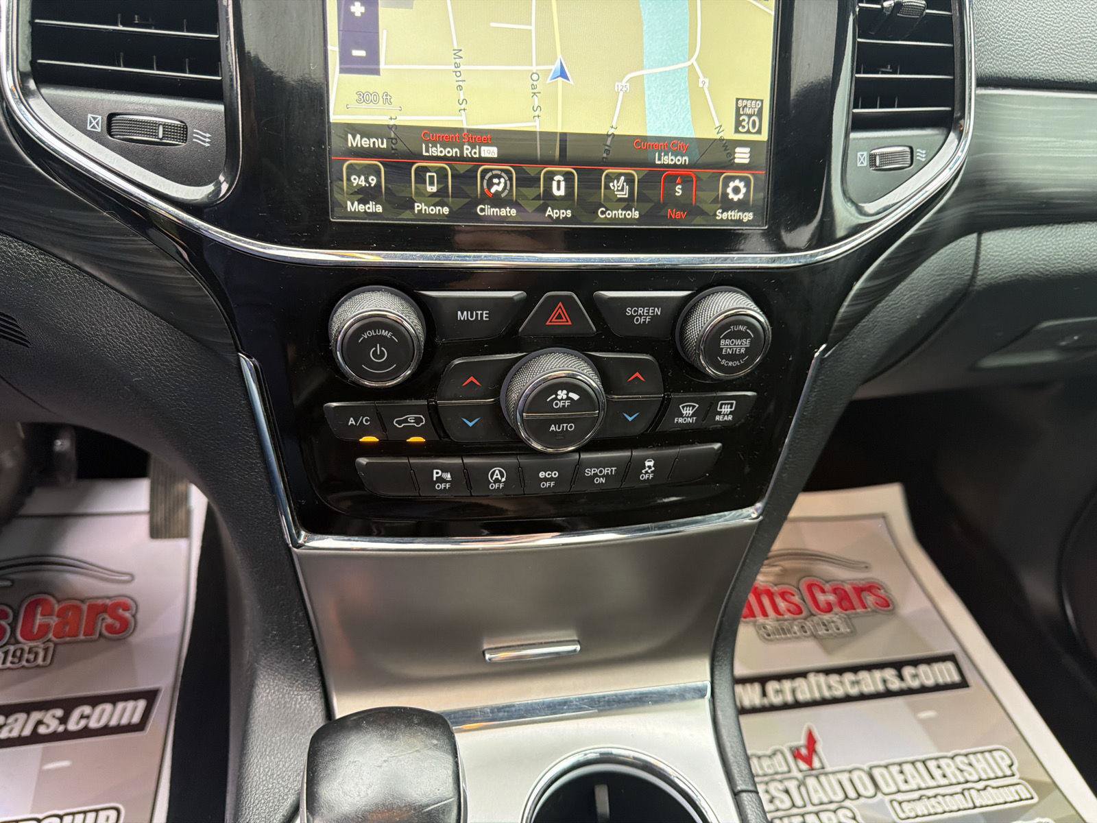 Used 2020 Jeep Grand Cherokee Altitude AWD/4WD image 18