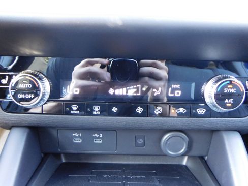 New 2025 Mitsubishi Outlander SE image 22