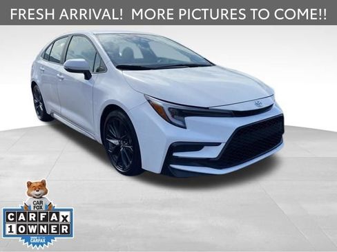 Used 2025 Toyota Corolla SE FWD image 3