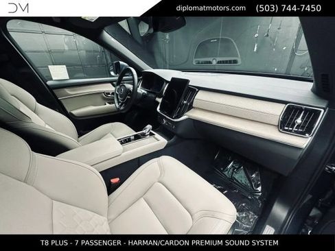 Used 2026 Volvo XC90 T8 Plus w/ Protection Package Premier AWD/4WD image 18