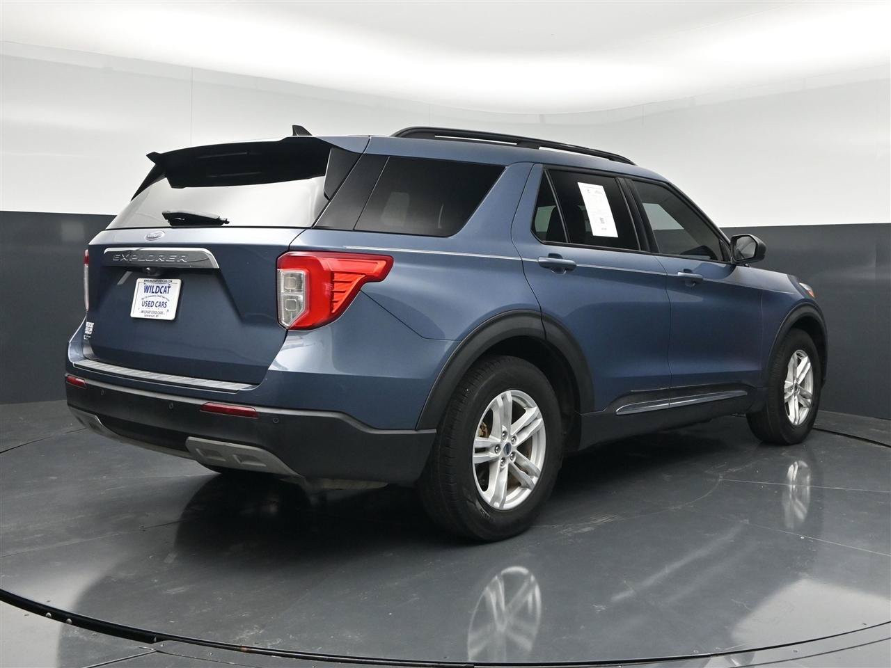 Used 2021 Ford Explorer XLT w/ Equipment Group 202A RWD image 6