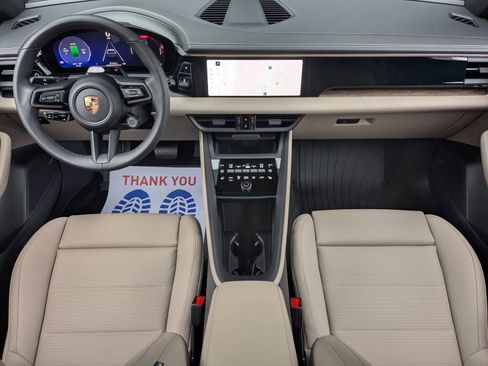 New 2026 Porsche Macan 4 Electric image 22