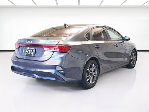 Used 2022 Kia Forte LXS w/ LXS Technology Package image 4
