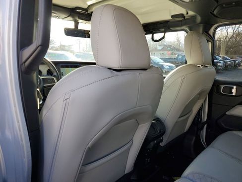 Used 2023 Jeep Wrangler Unlimited Sahara image 26