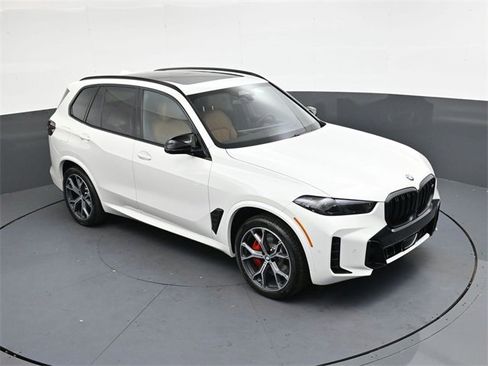 New 2026 BMW X5 M60i w/ Climate Comfort Package image 18
