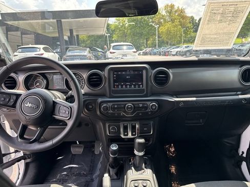 Used 2023 Jeep Wrangler Sport AWD/4WD image 12