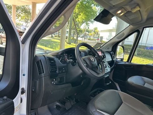 Used 2025 RAM ProMaster 2500 w/ Convenience Group FWD image 6