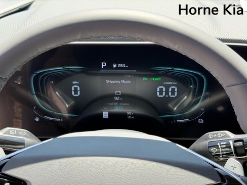 New 2026 Kia Niro EX FWD image 15