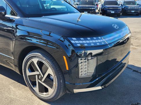 New 2026 Hyundai Ioniq 9 Calligraphy image 9