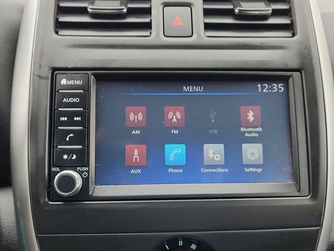 Used 2019 Nissan Versa SV image 38