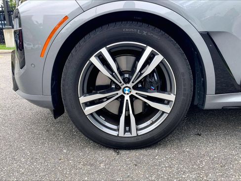 Used 2026 BMW X7 xDrive40i w/ M Sport Package AWD/4WD image 5
