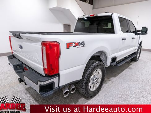 Used 2023 Ford F250 XLT w/ FX4 Off-Road Package AWD/4WD image 5